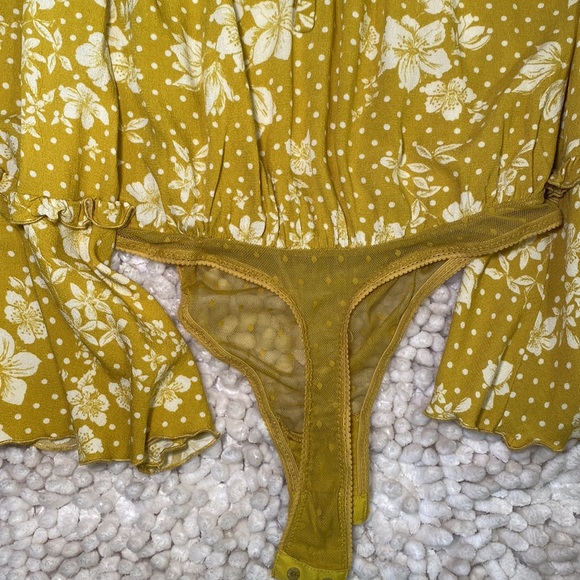 Free People Floral Mustard Hippie Top NWOT - Picture 11 of 13